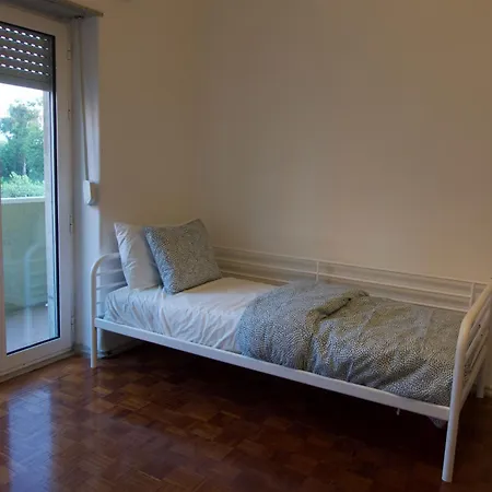 Cosmopolitan - Top Floor Homestay