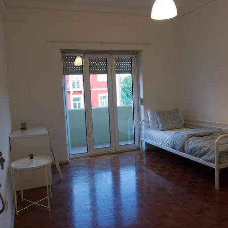 Homestay Cosmopolitan - Top Floor Lisbon